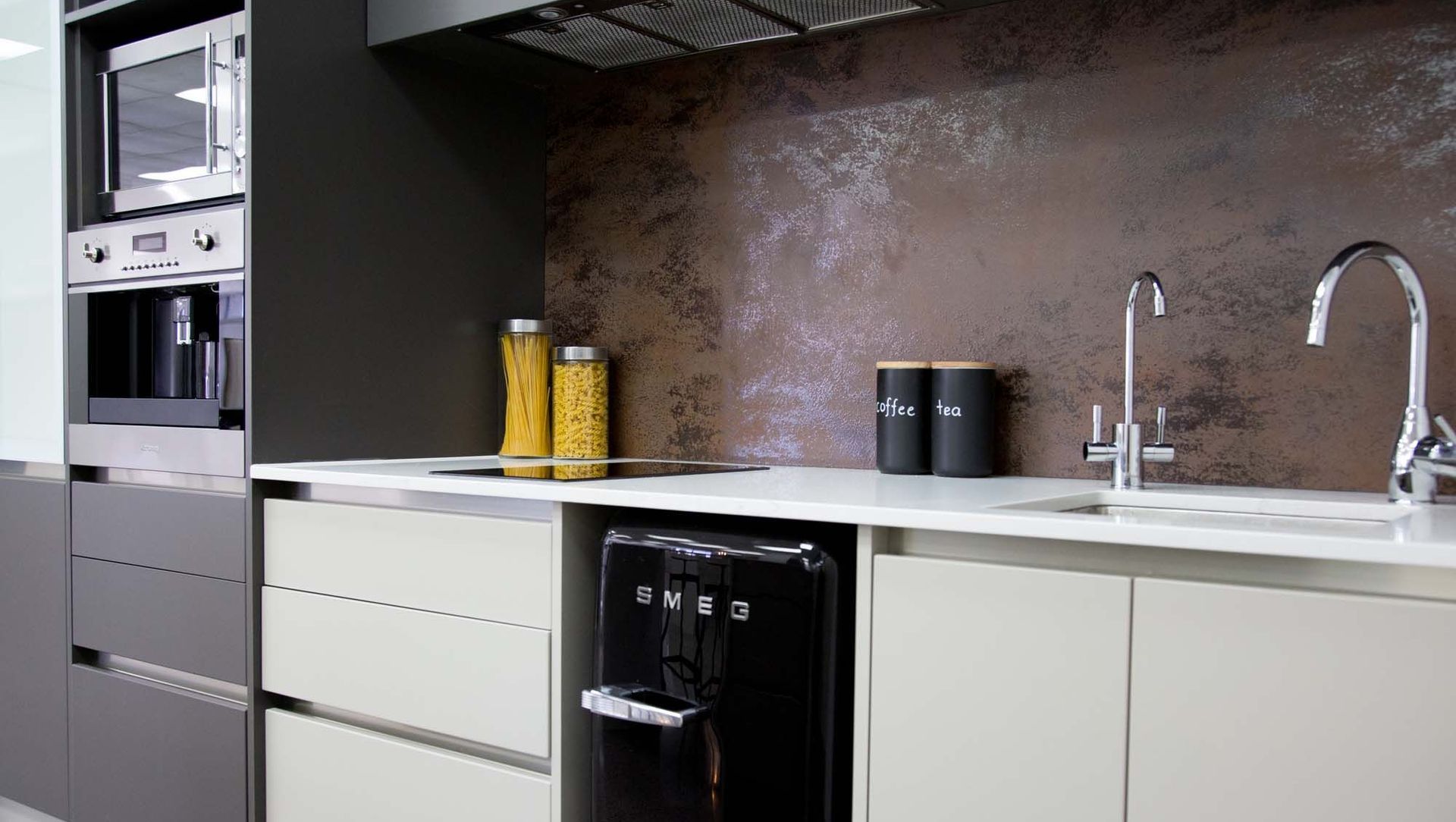 Moda Kitchens Showroom banner