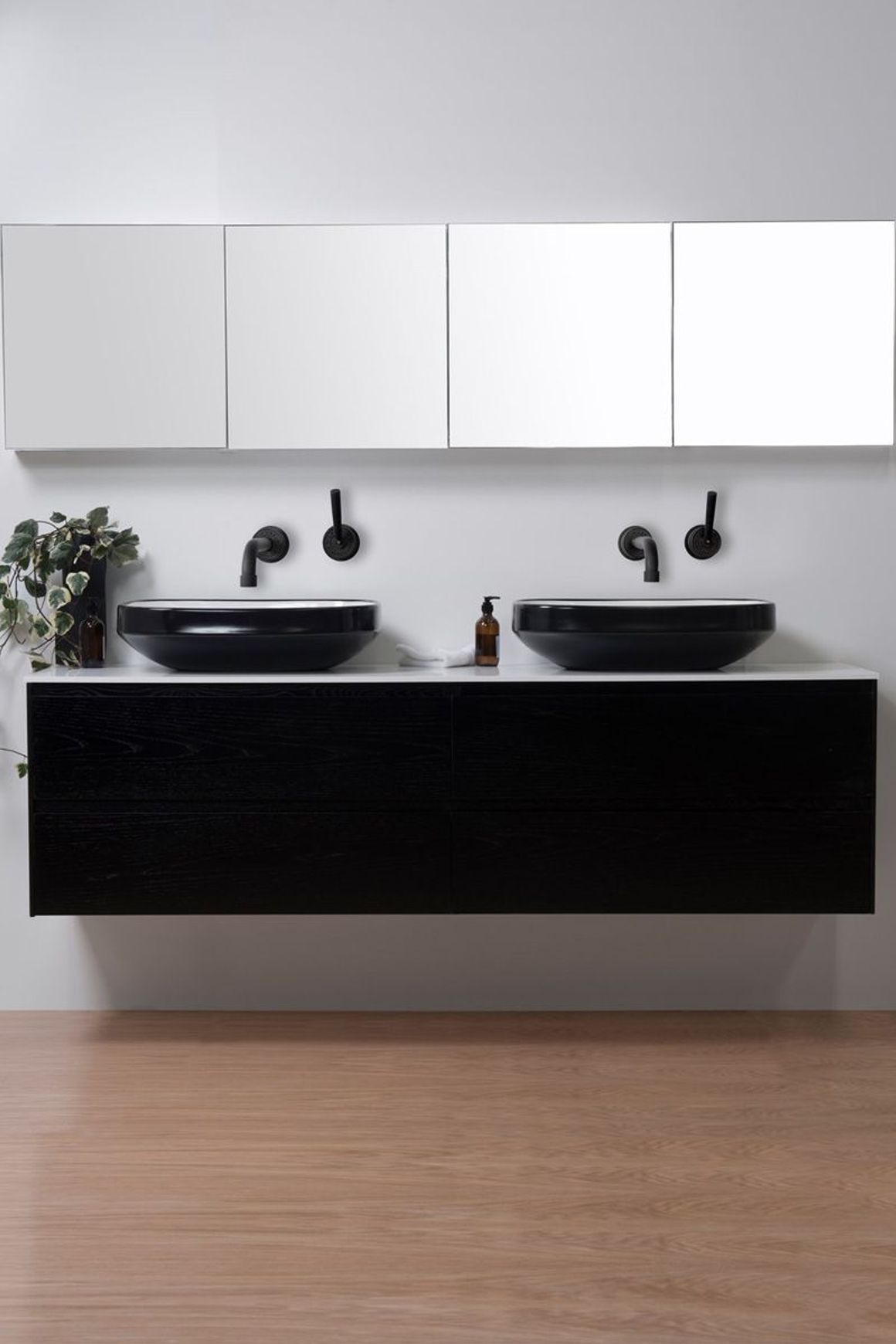 Moode Vanity By Michel Cesar
