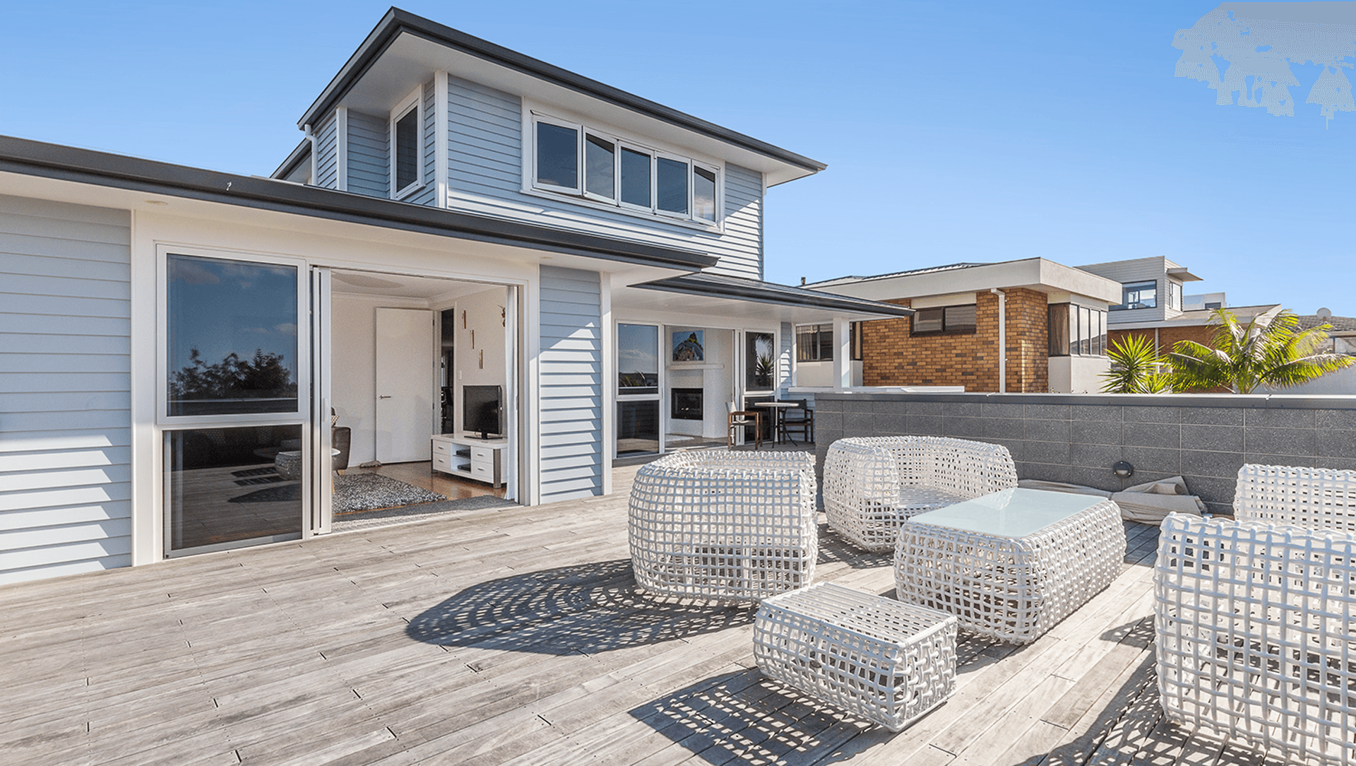 A modern makeover has maximised indoor and outdoor living at this fantastic Mt Maunganui address.
