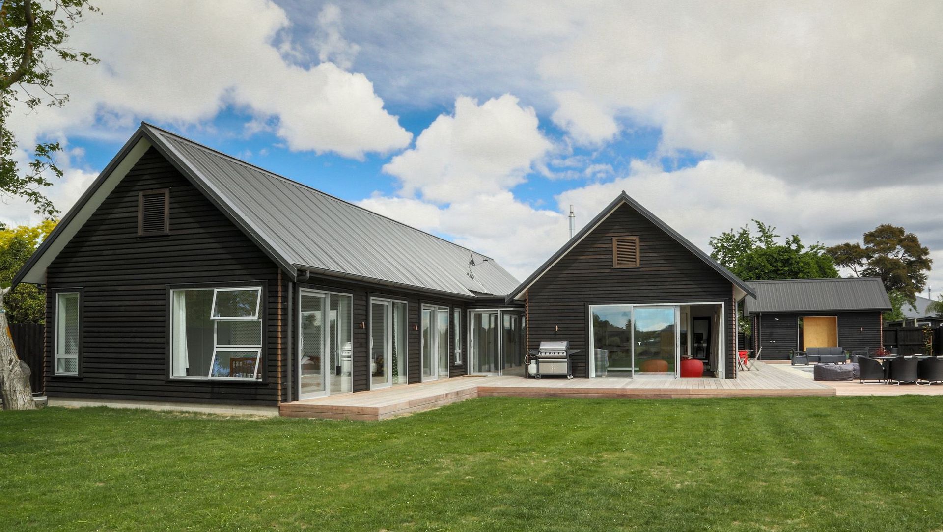 Murphy's Road House banner