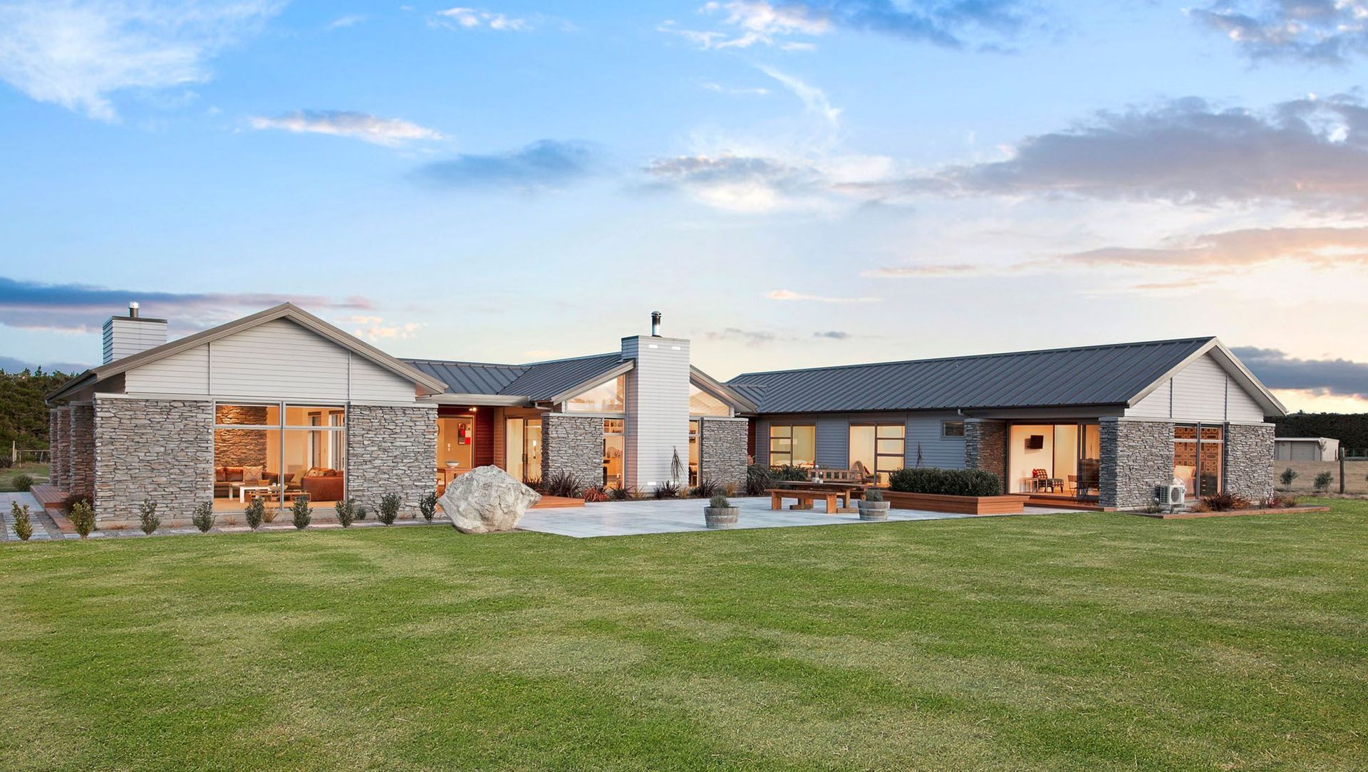 Okuku - Rural Architectural Classic Stone House banner