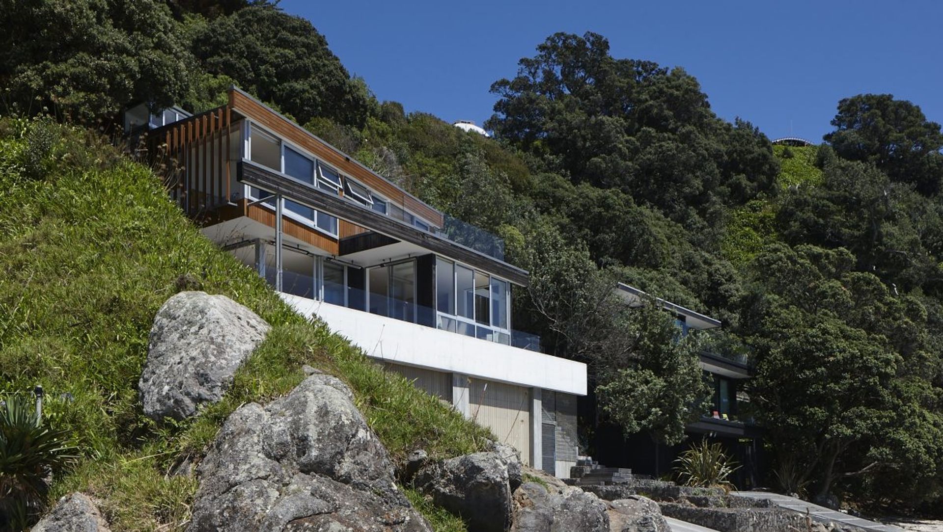 Onetangi Beach House banner