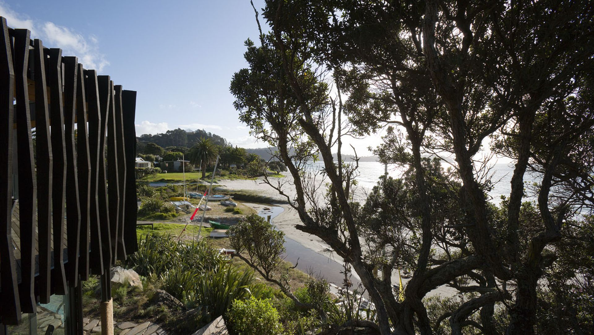 Onetangi House banner