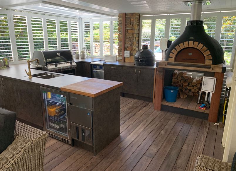 Outdoor kitchen