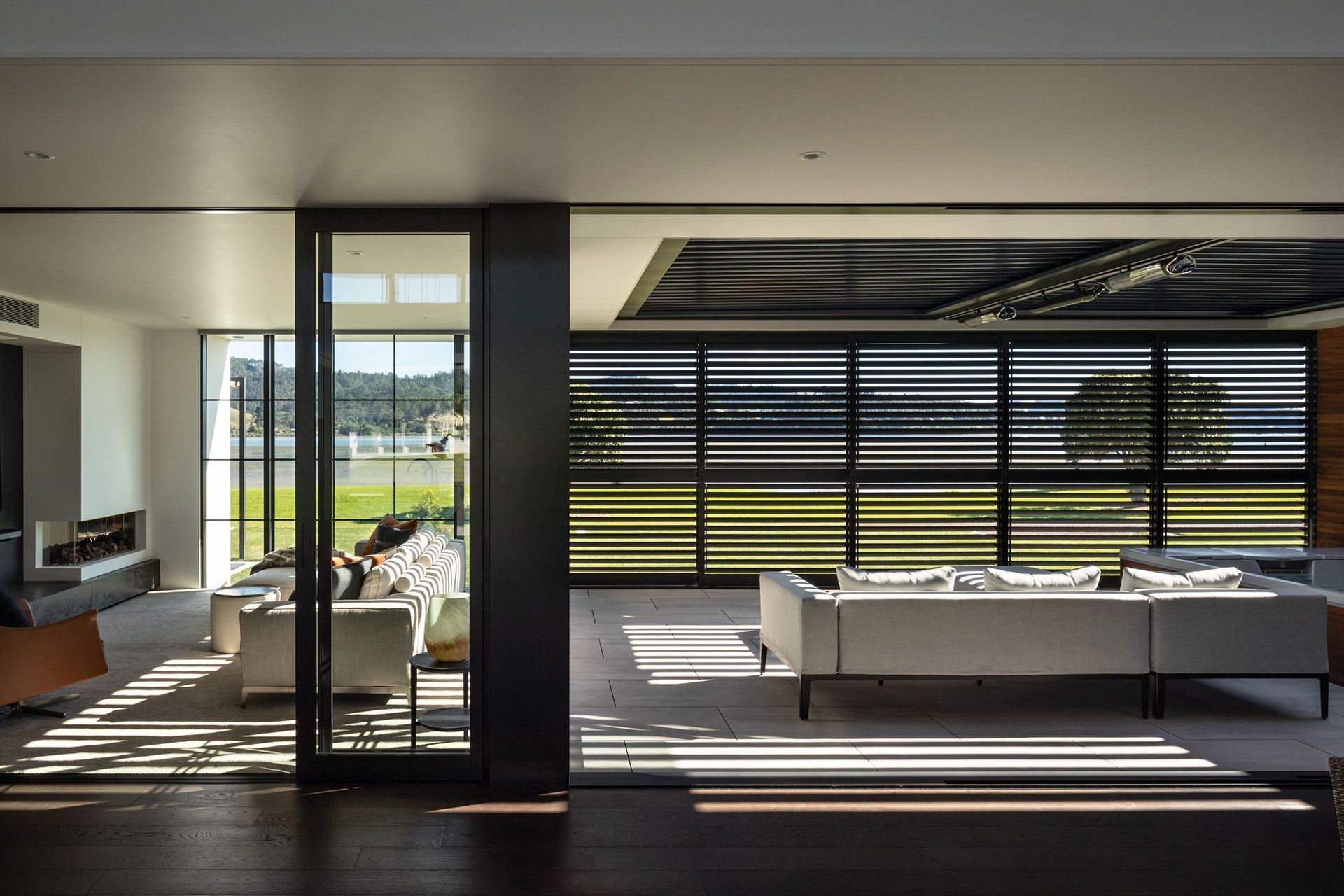 Louvres add protection and privacy in the indoor and outdoor lounges.