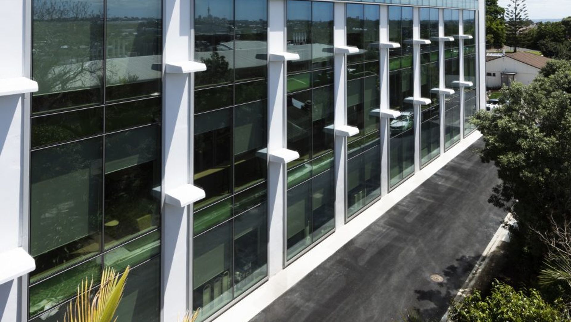 Facade ariticulated with orginal Corbels