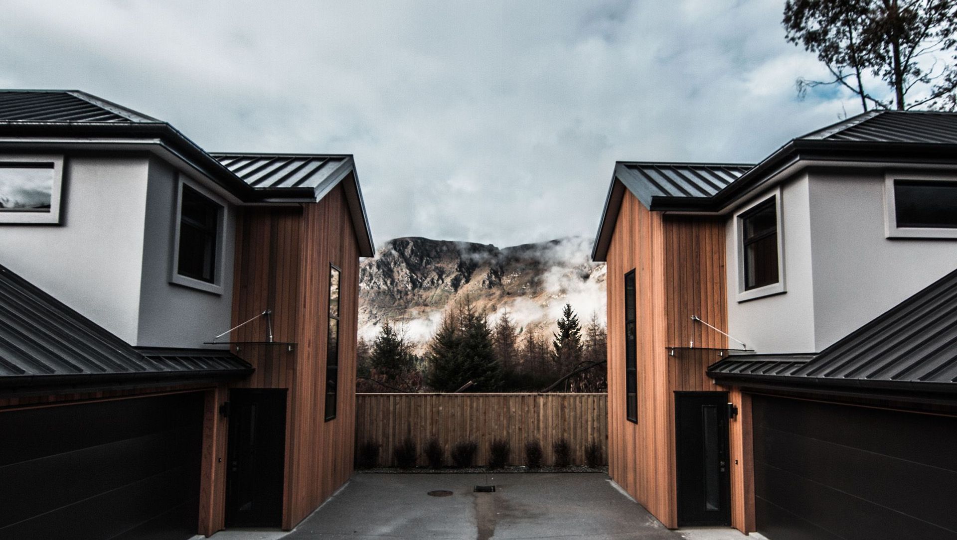 Queenstown Apartments banner