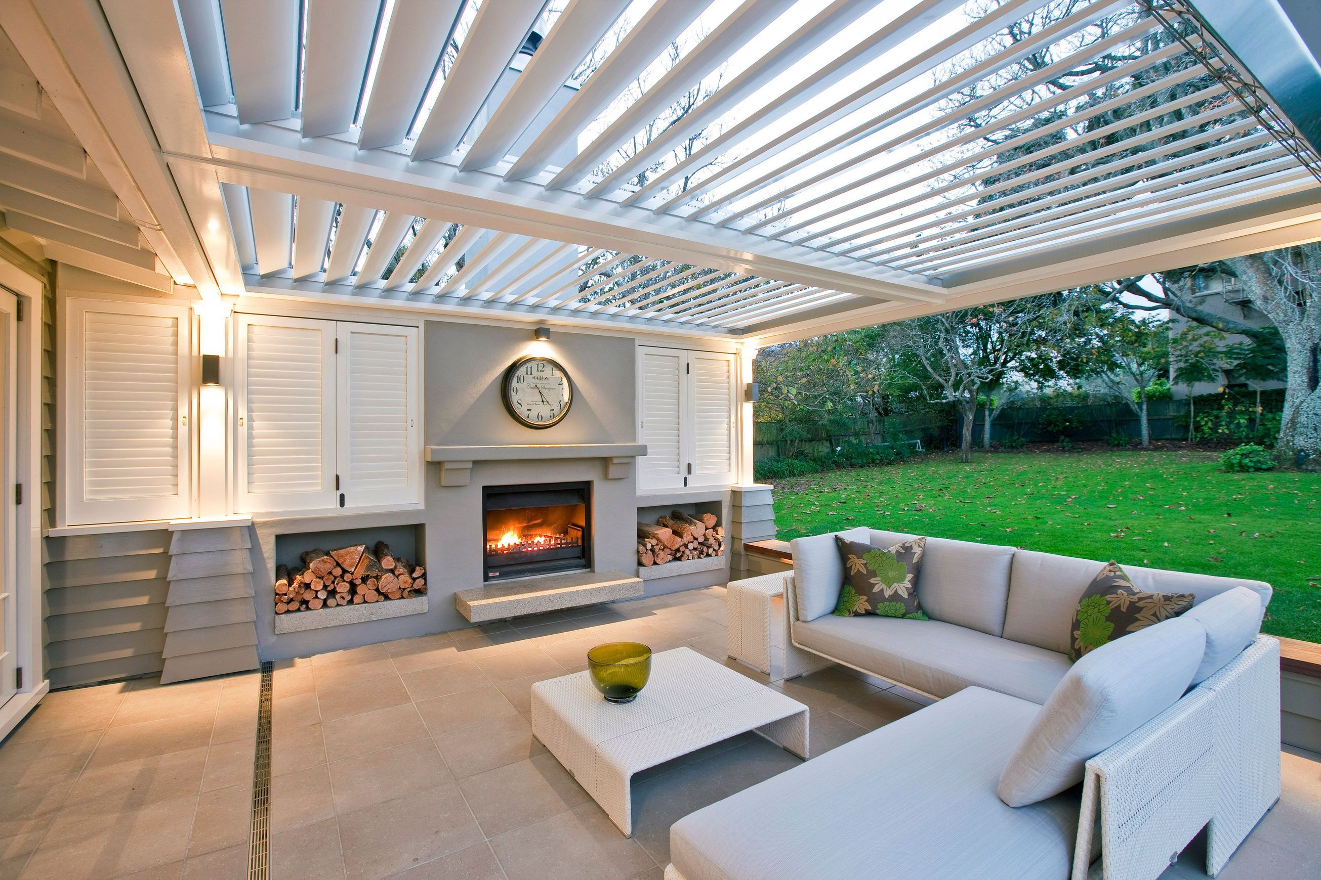 Locarno RL200 Louvre Roof System