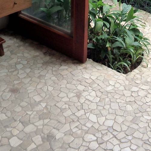 Random Interlocking Tile