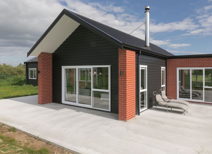 Red Brick & Linea Home