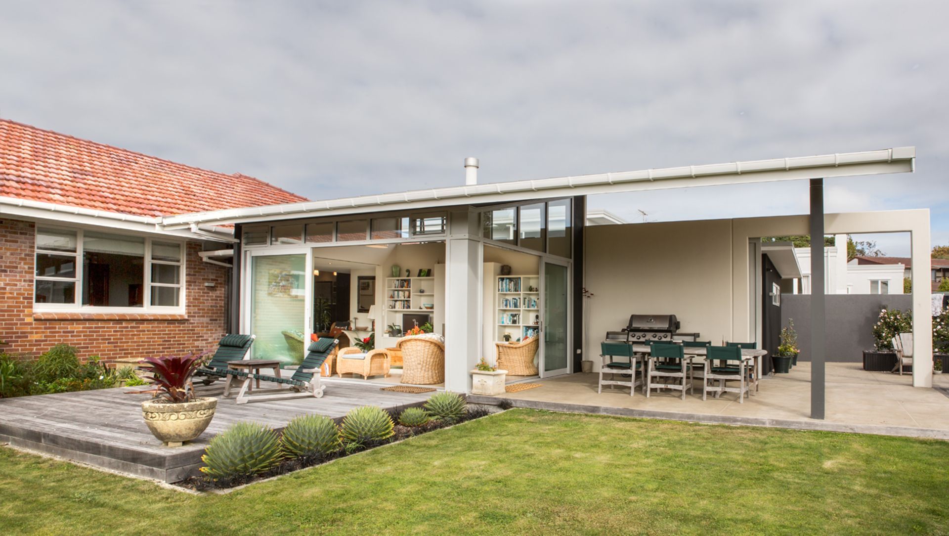 Red Brick Renovation banner