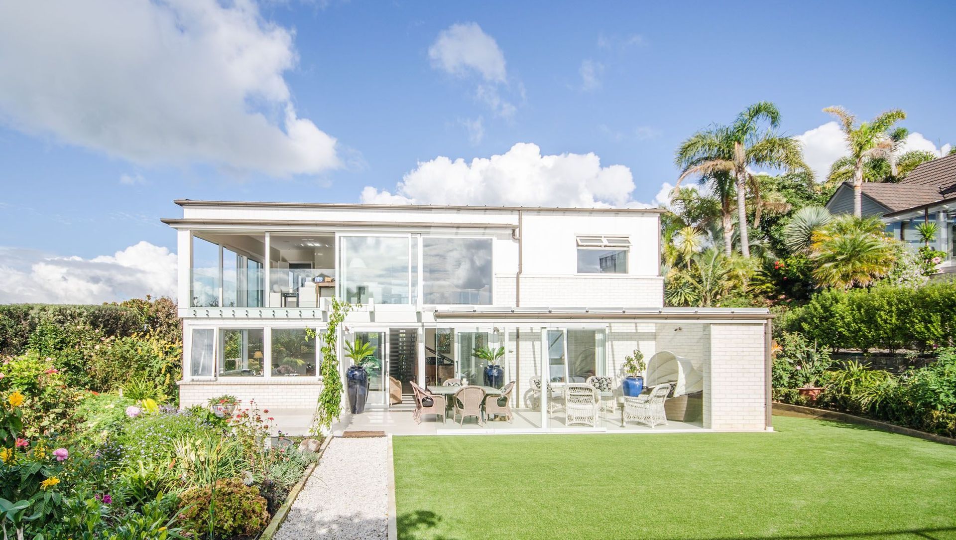 Riddell New Build banner