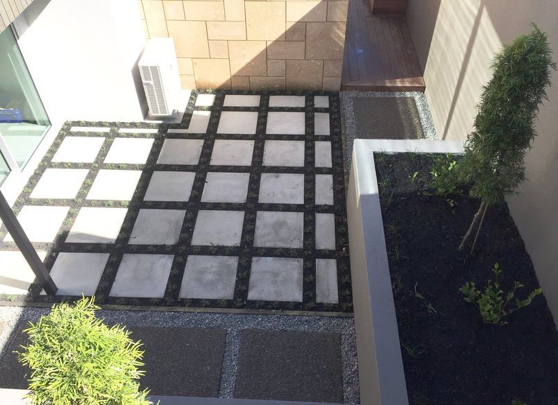 River Road | Hamilton