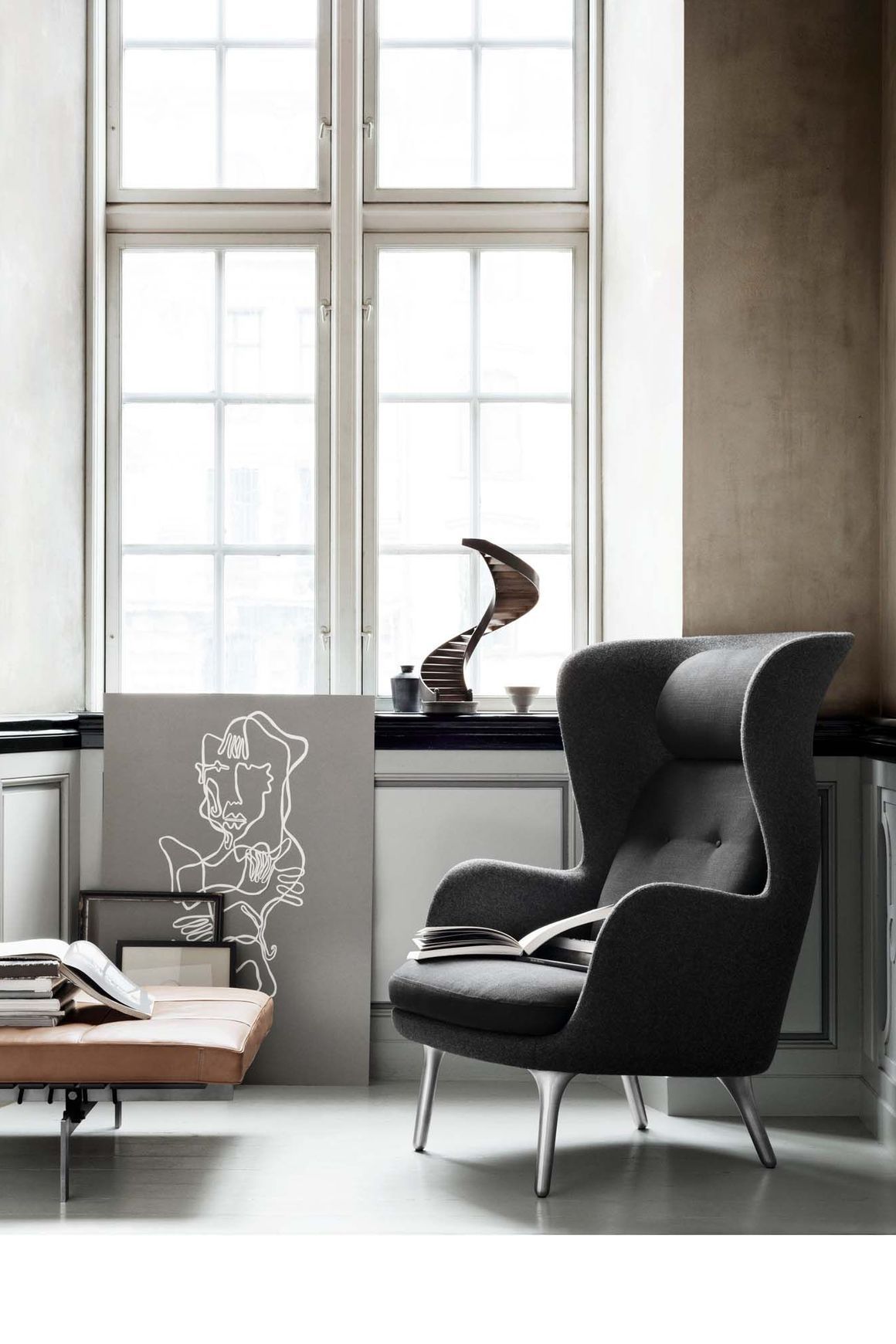 Ro Chair by Fritz Hansen