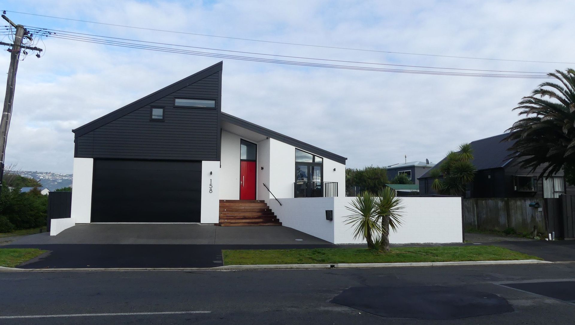 Rockinghorse Road banner