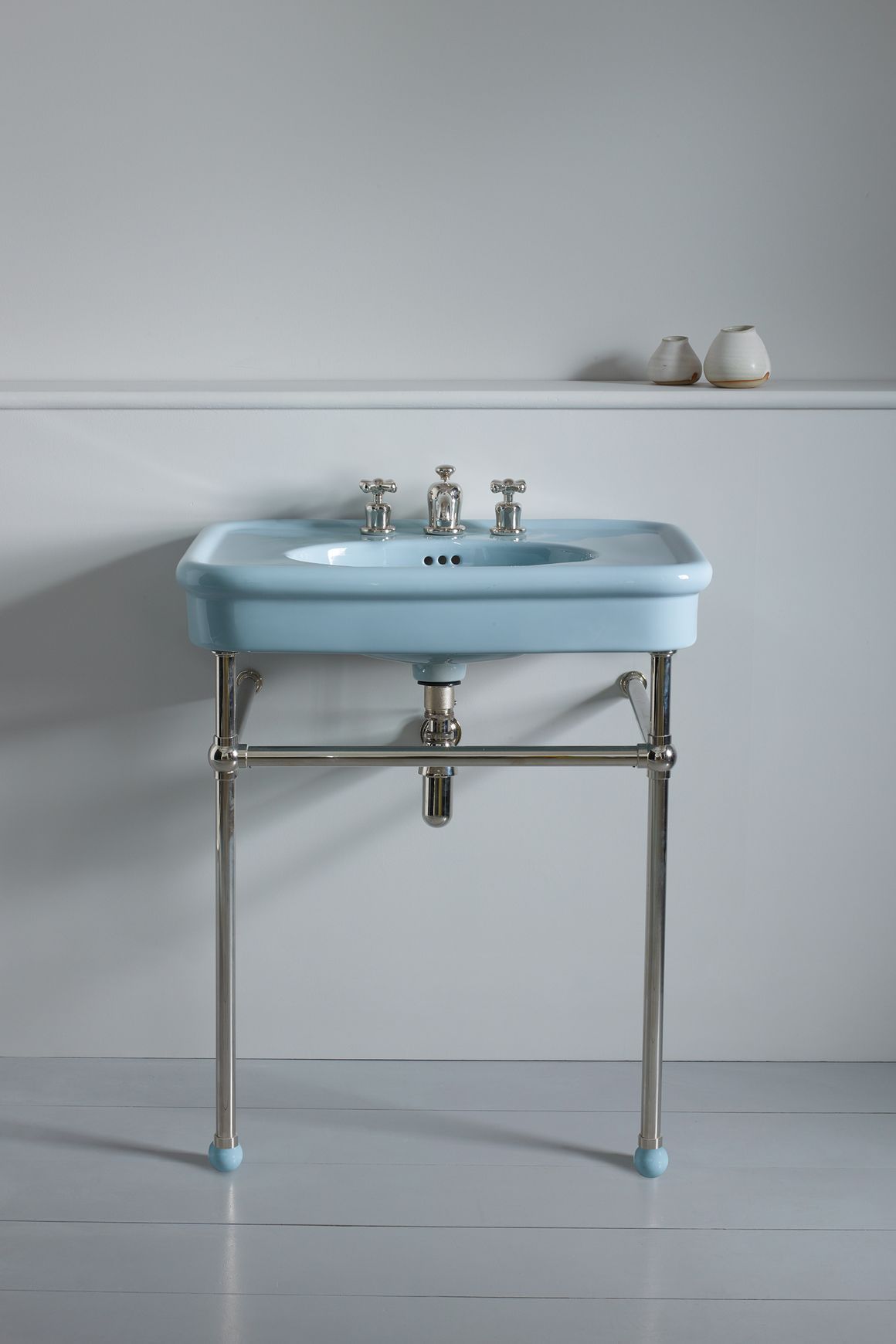 Rockwell Basin on Basin Stand