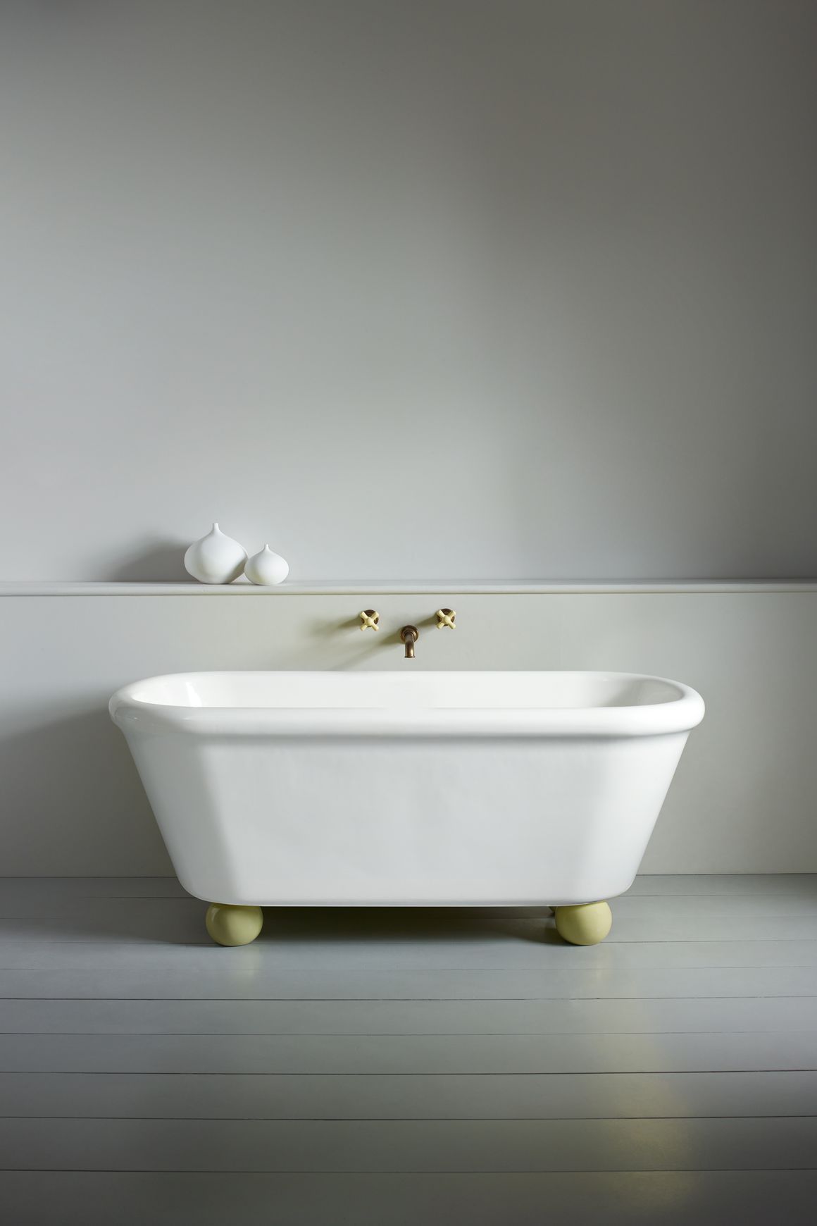 Rockwell Bath with Feet