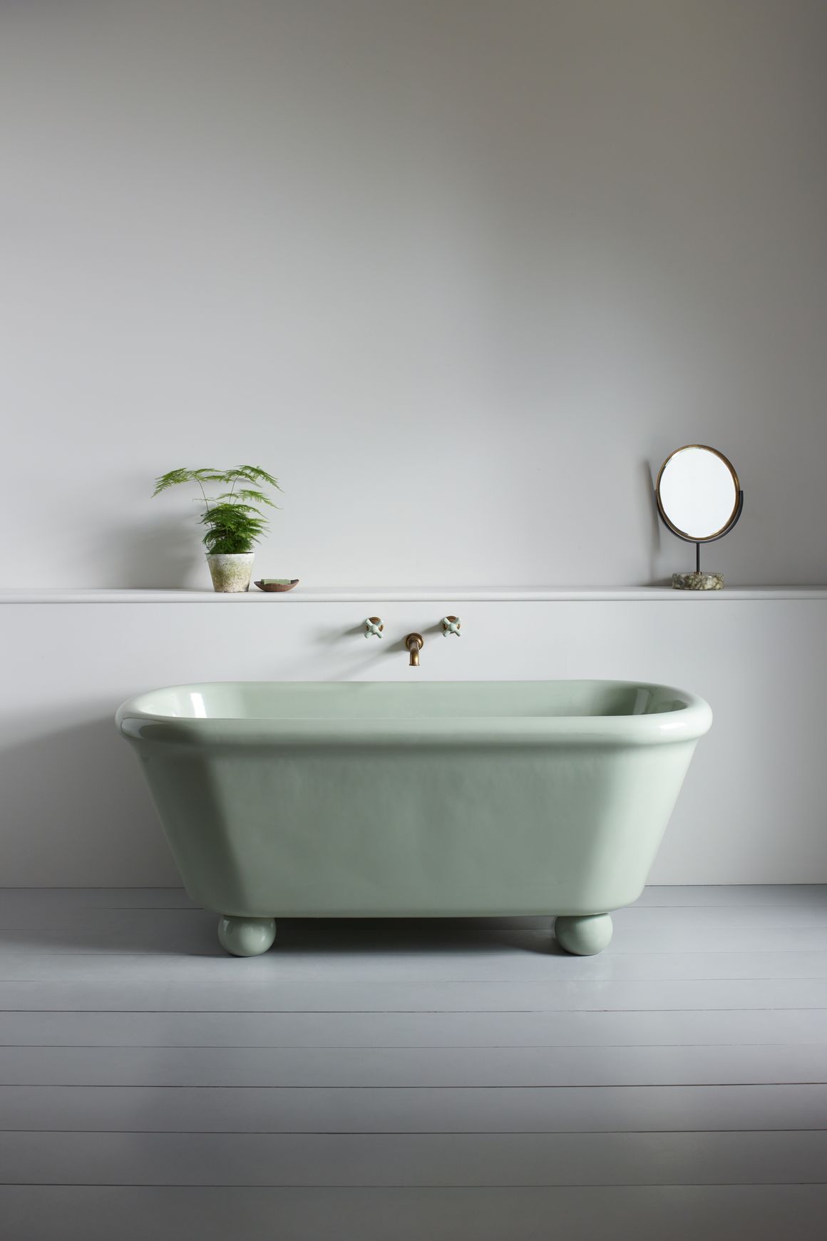 Rockwell Bath with Feet