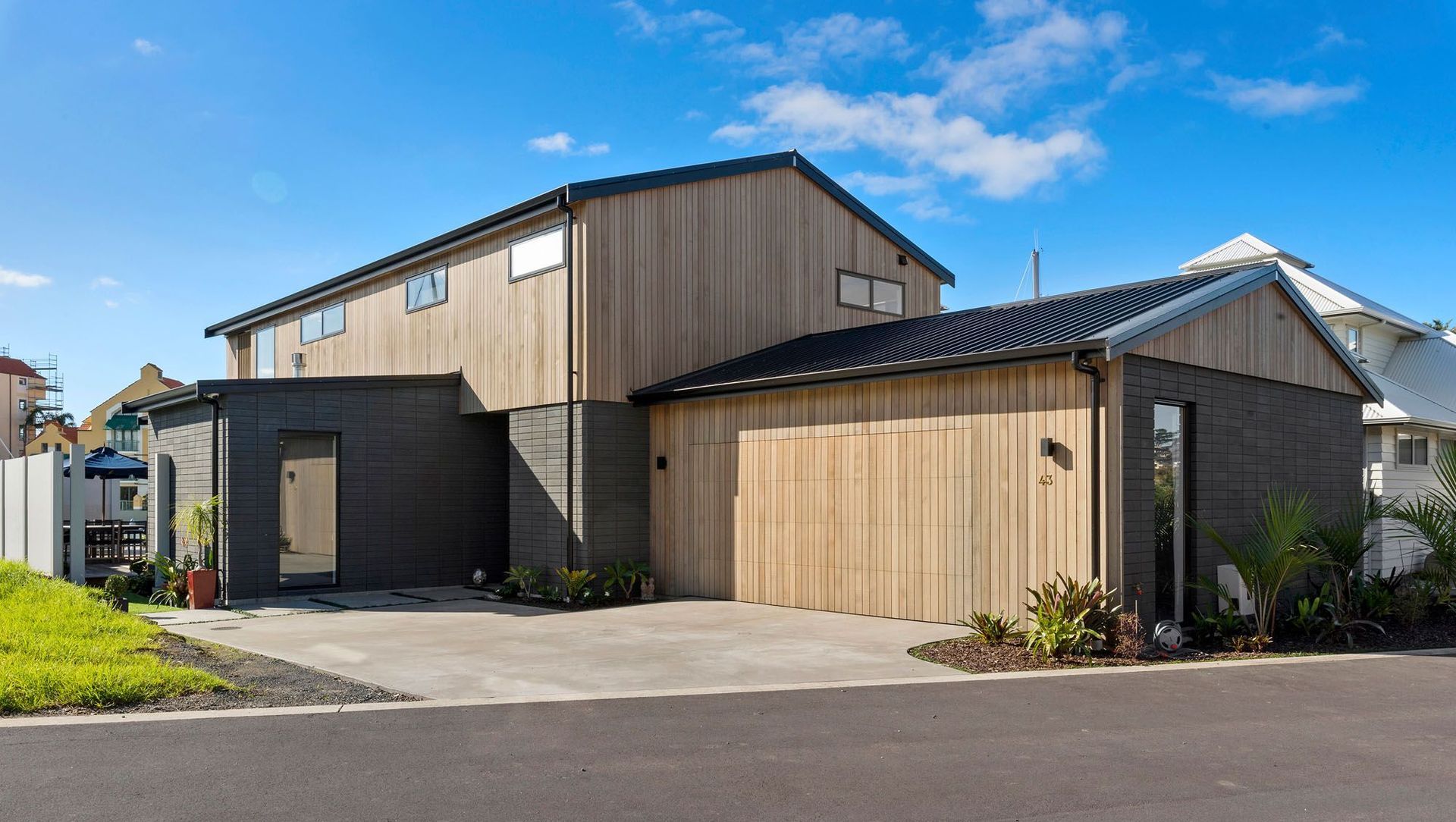 Rue D'Amarres Home banner