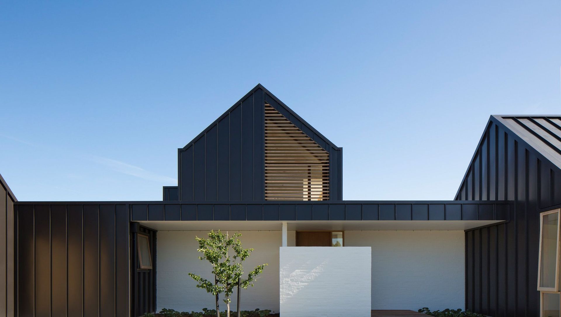 Ryan House: contemporary rural banner