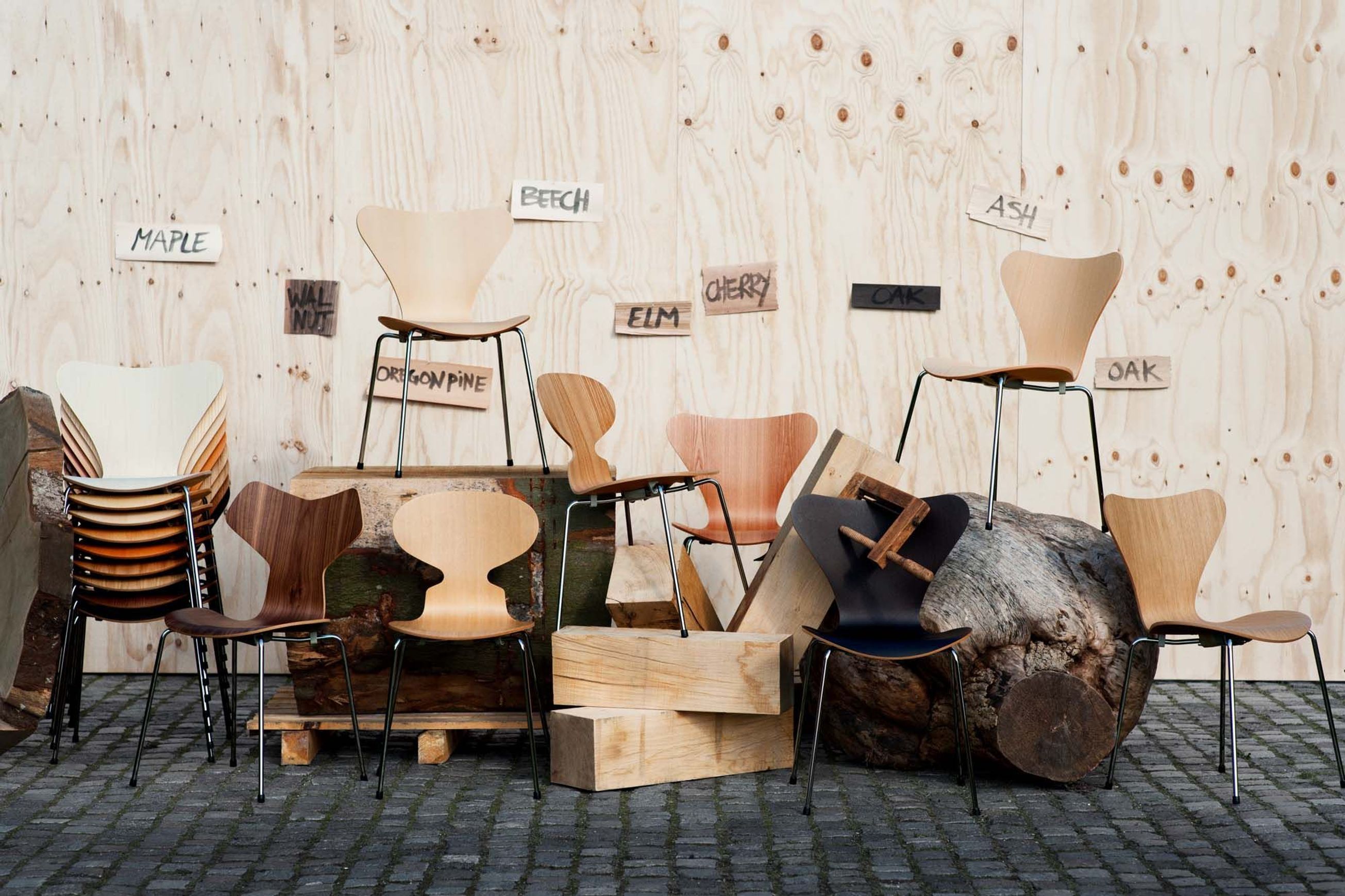 Series 7 Chair by Fritz Hansen