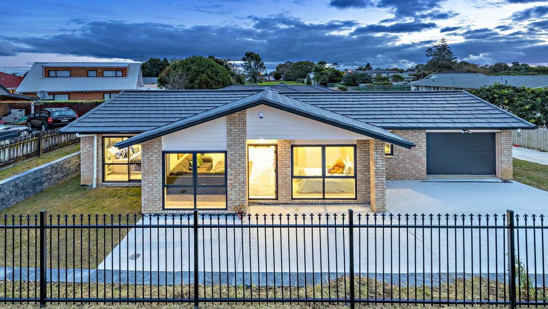 Small House in Mangere banner