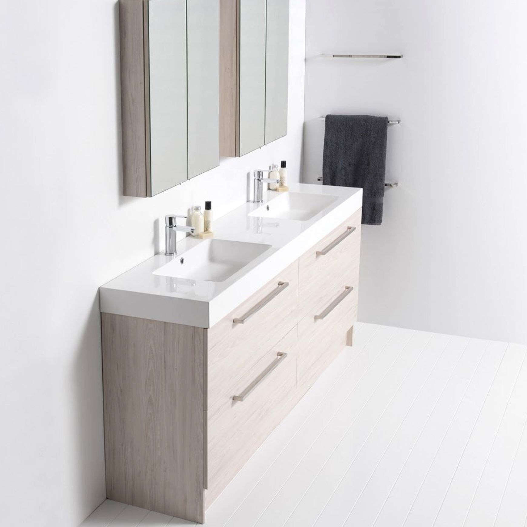 Splash Floorstanding Vanity, 4 Drawers