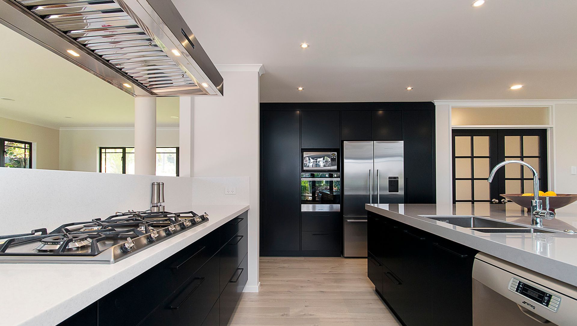 Statement Contrast banner