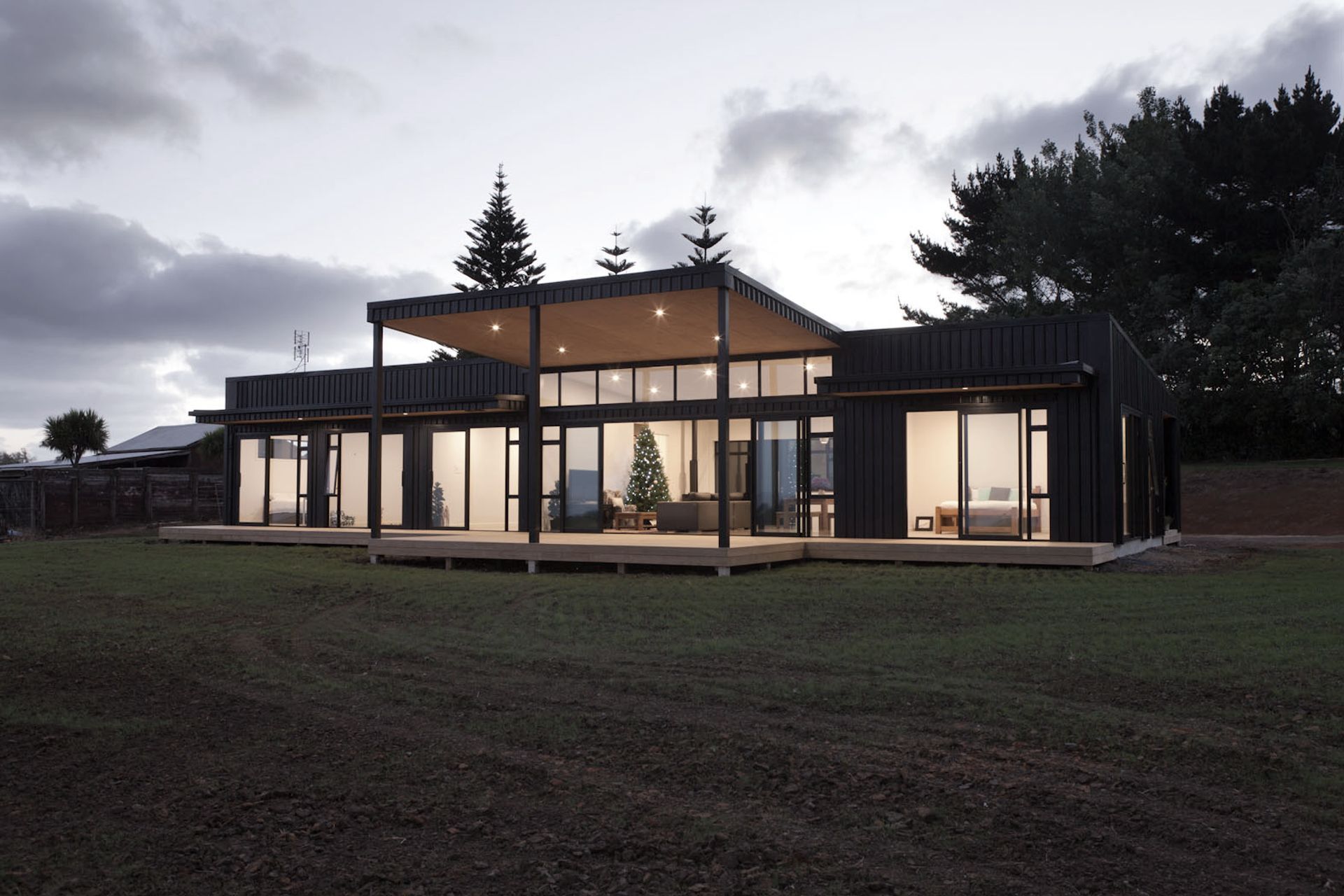 Hero Banner for Steadfast Construction