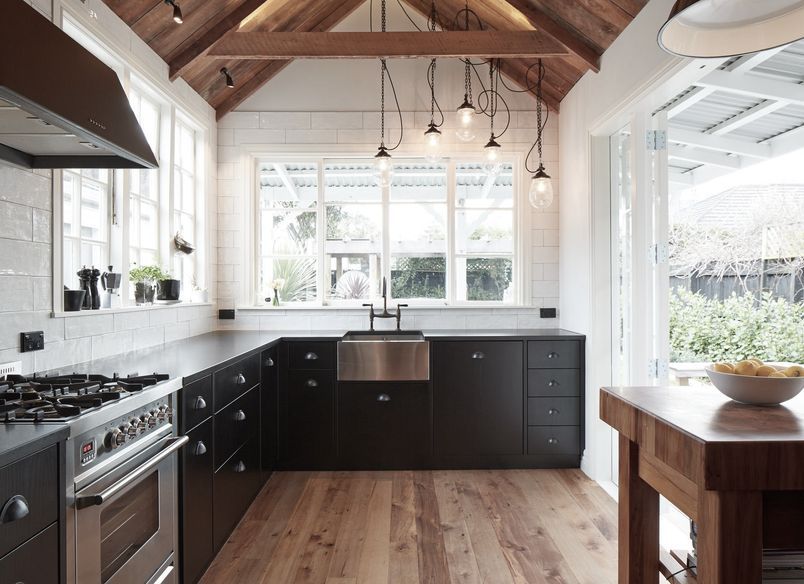 AWARD WINNING Sumner Kitchen