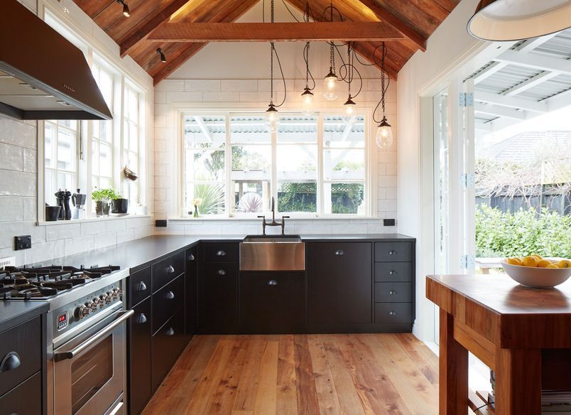 AWARD WINNING Sumner Kitchen