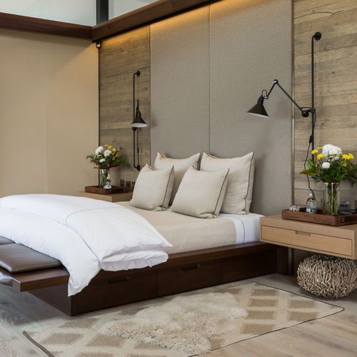 Tables & Bedside Tables