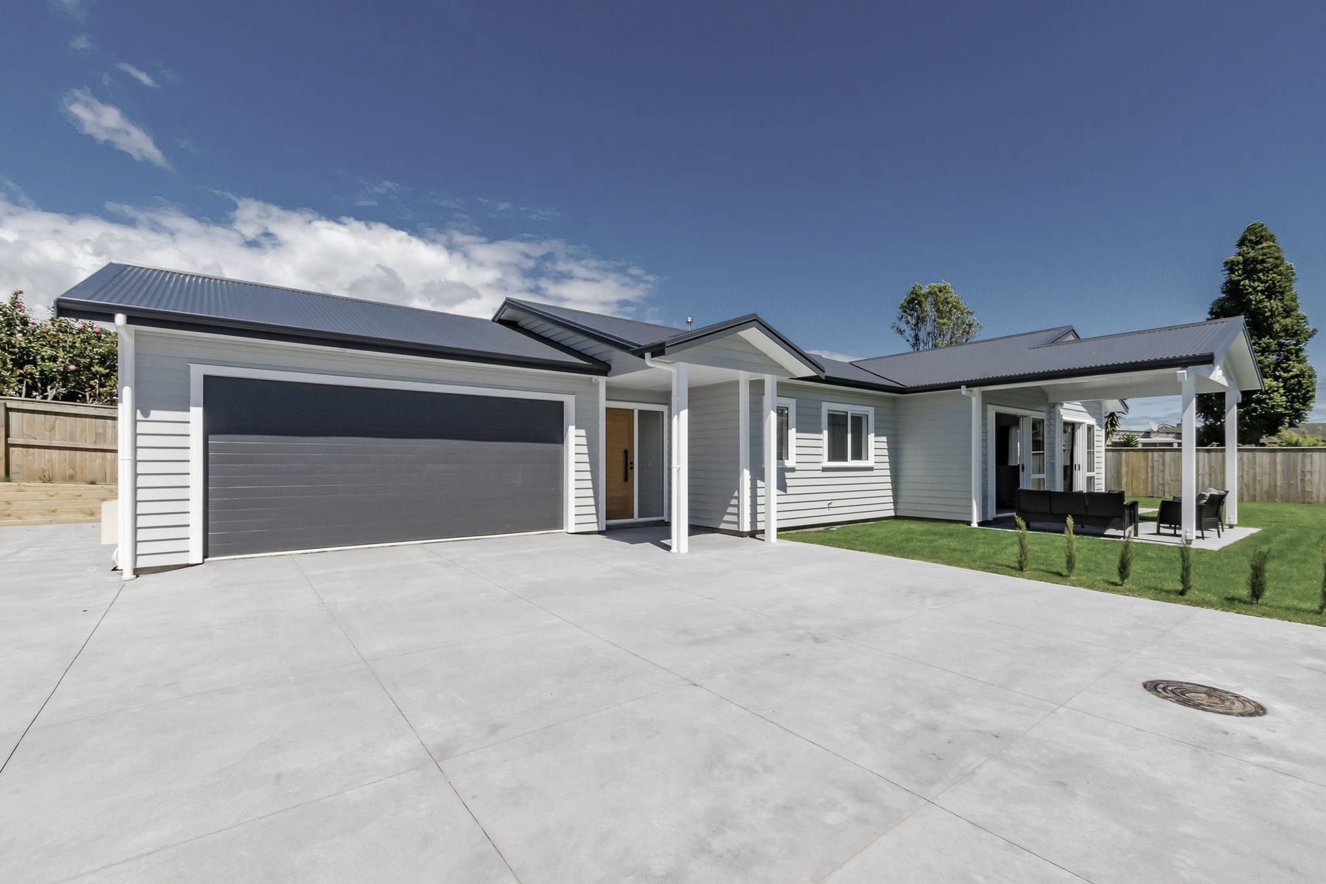 Hero Banner for Redwood Builders