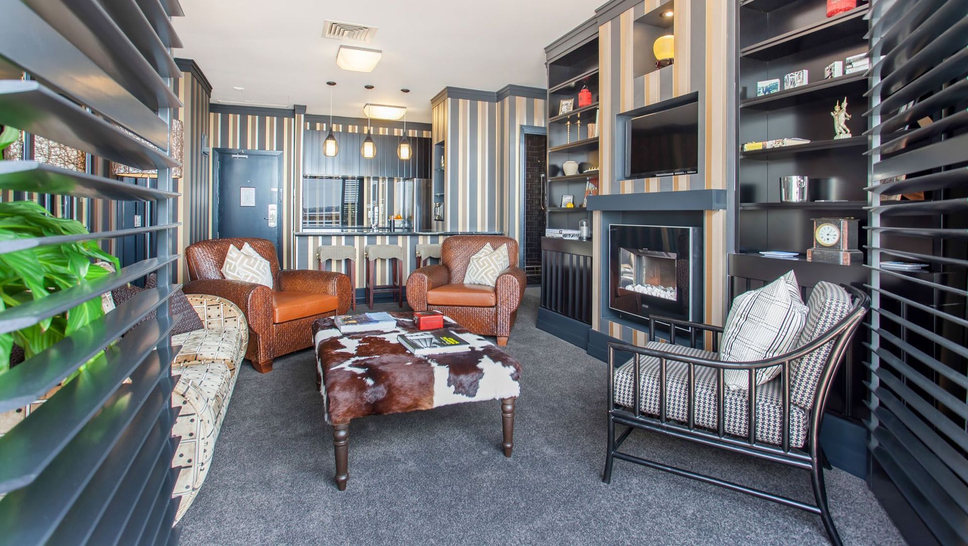 The Shanghai Gentlemen's Club banner