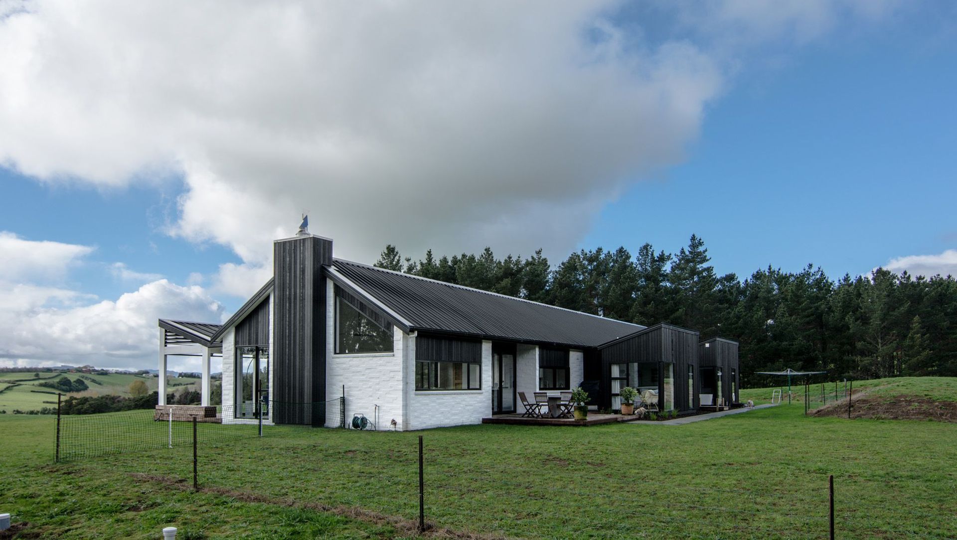 The White House banner