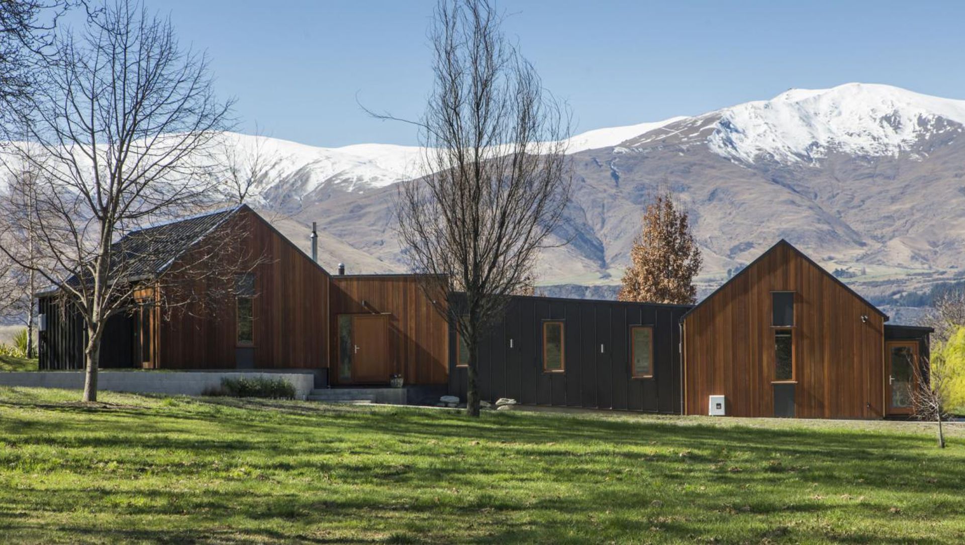 Threepwood House banner