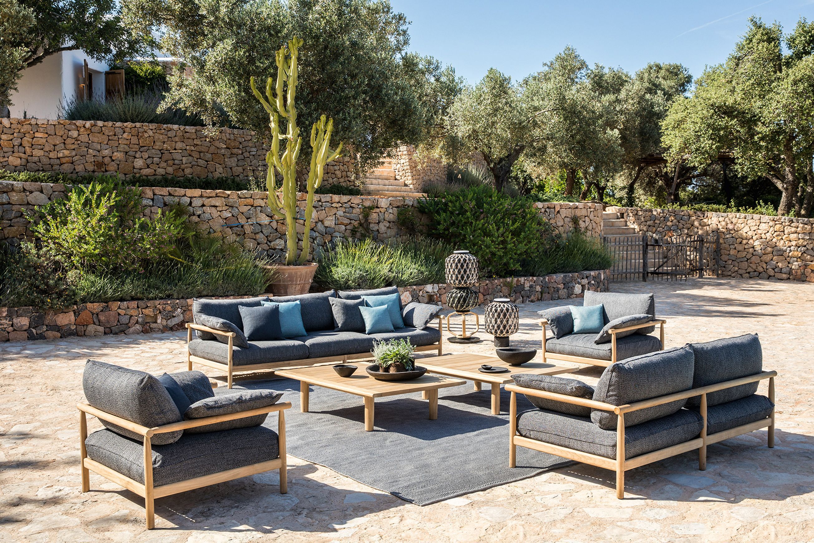 Tibbo armchair by Dedon