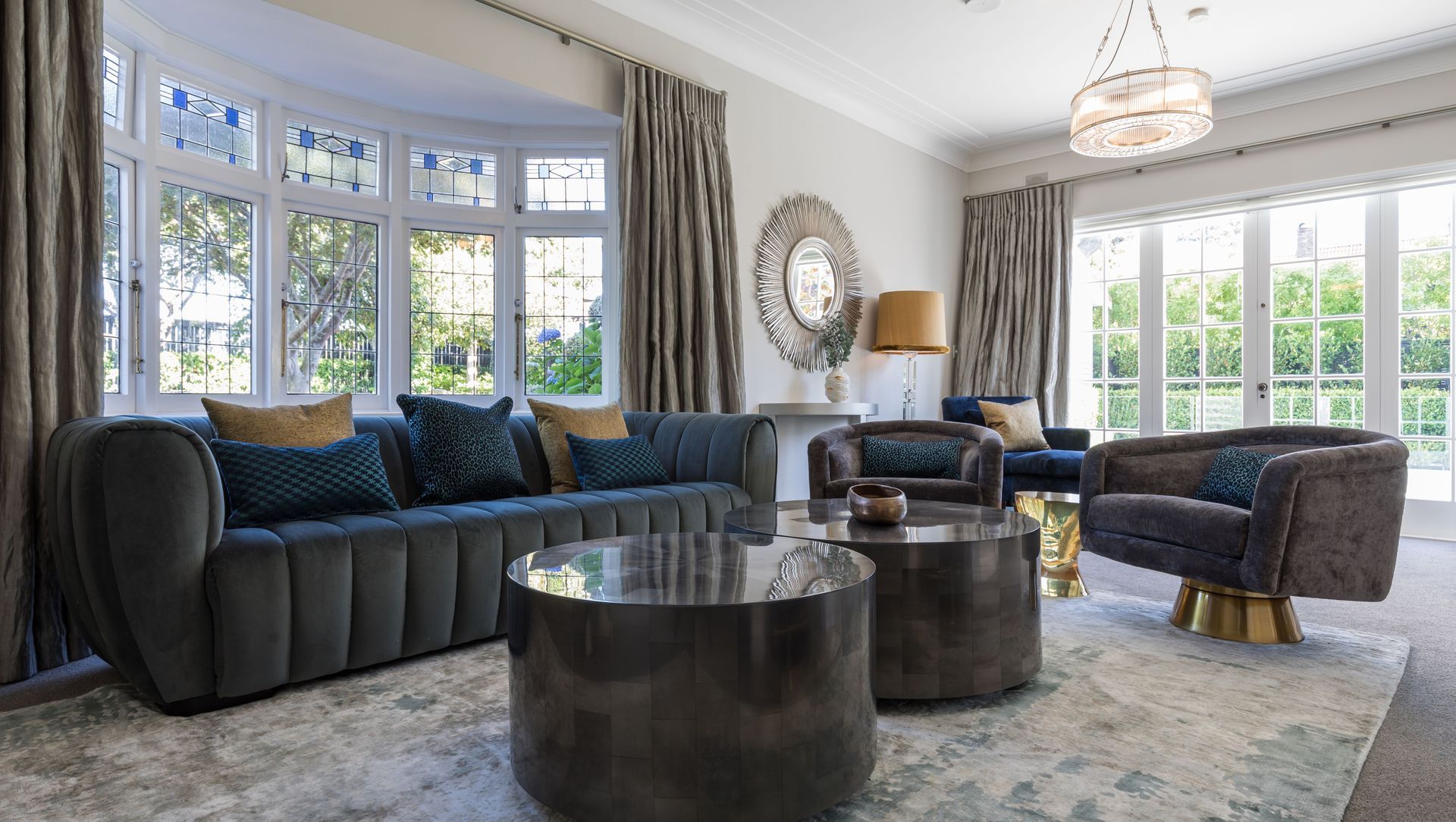 Traditional meets Glamour banner