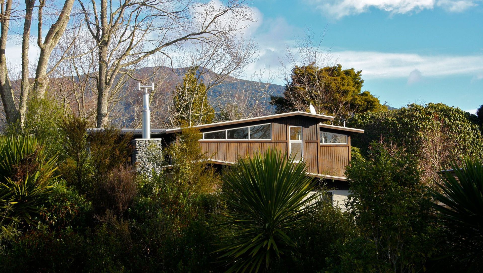 Turangi River House banner