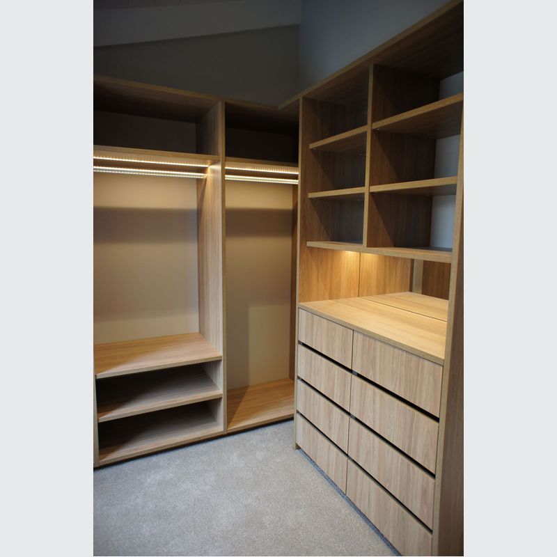 URBAN range - Walk-in Wardrobe