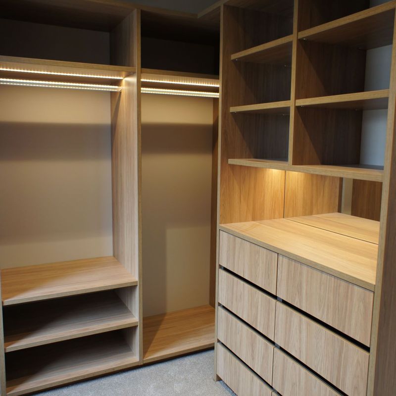 URBAN range - Walk-in Wardrobe