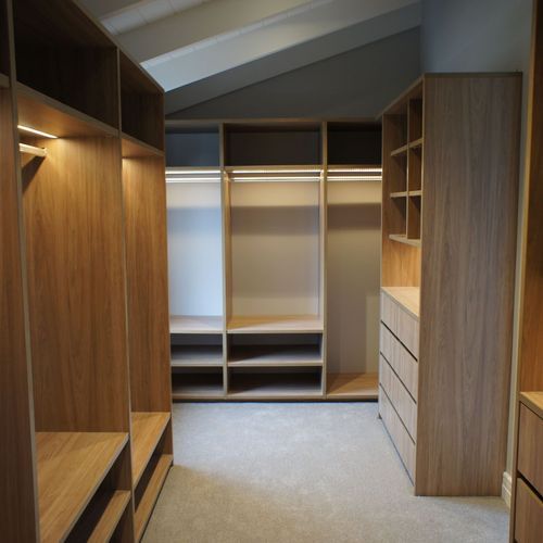 URBAN range - Walk-in Wardrobe