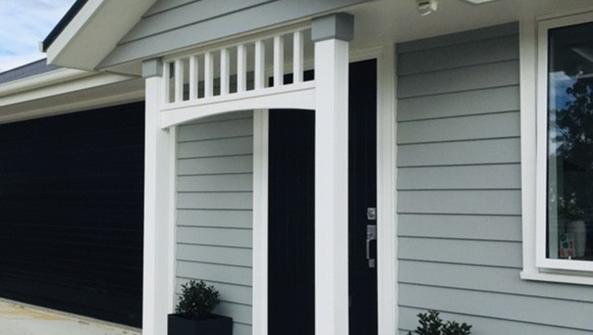 Private project - Villa fretwork banner