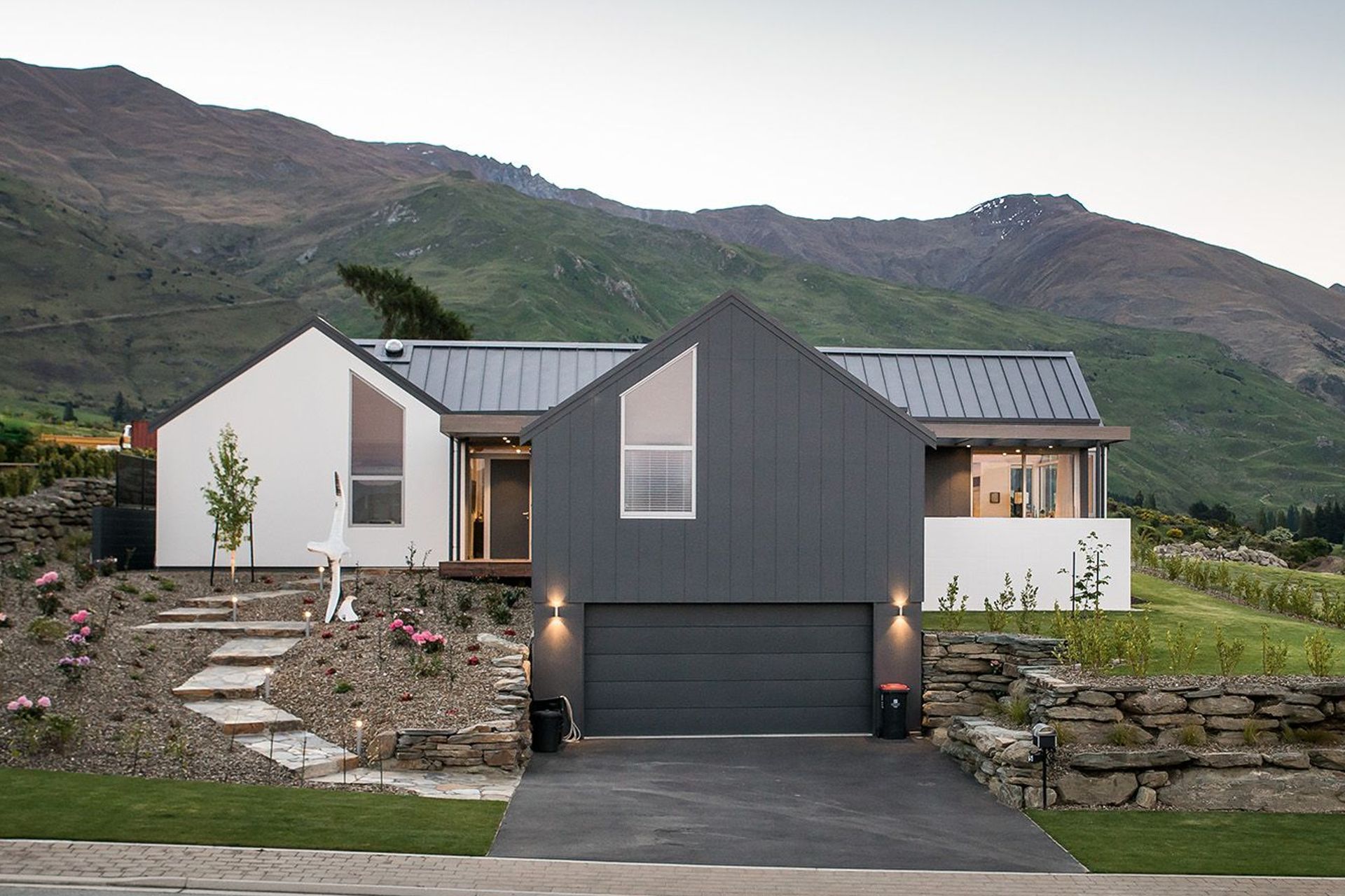 Photo by Simon Larkin