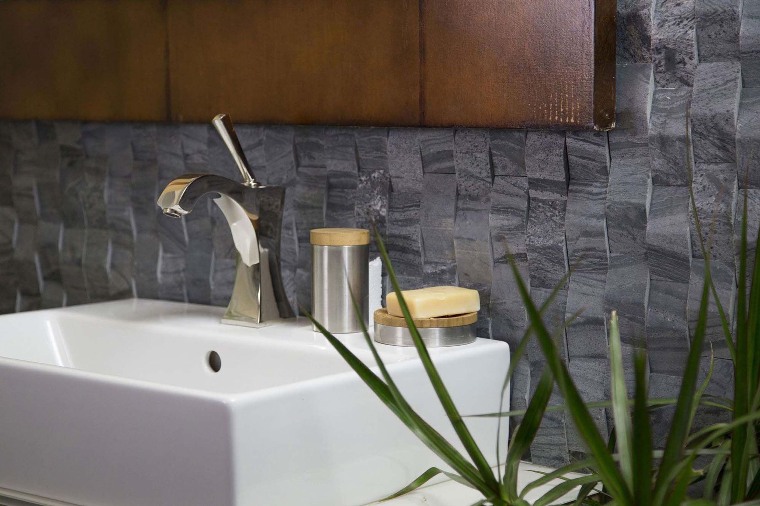 Wave Interlocking Tile