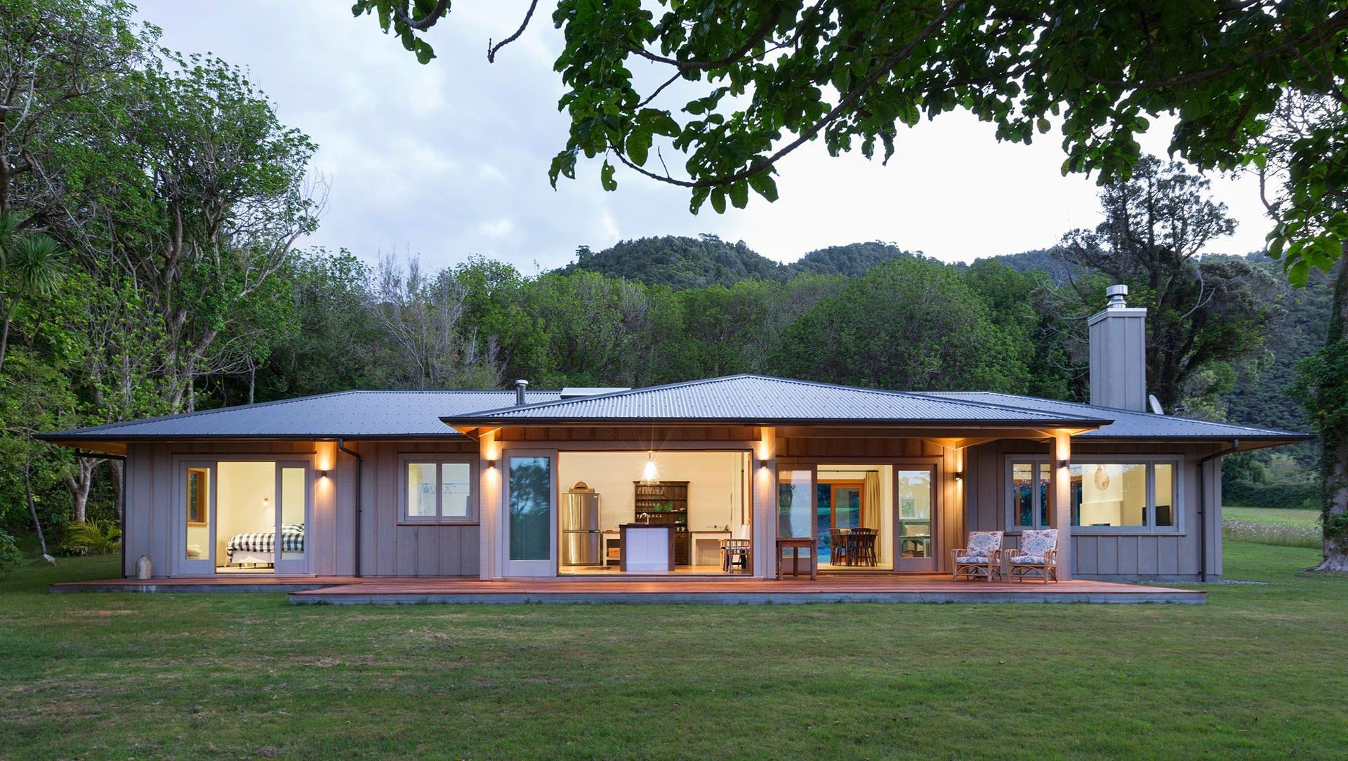 Whanarua Bay Home banner