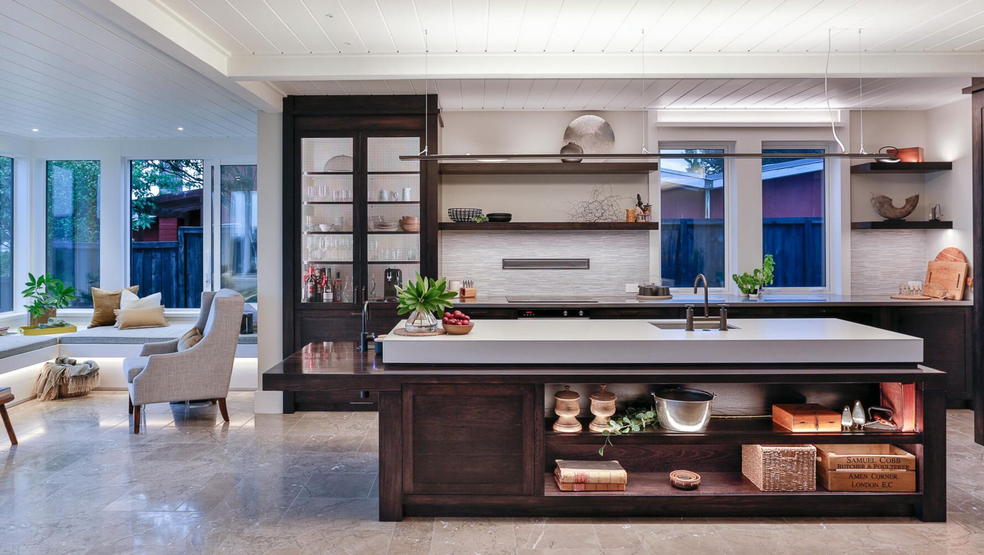 Wharewaka, Taupo banner