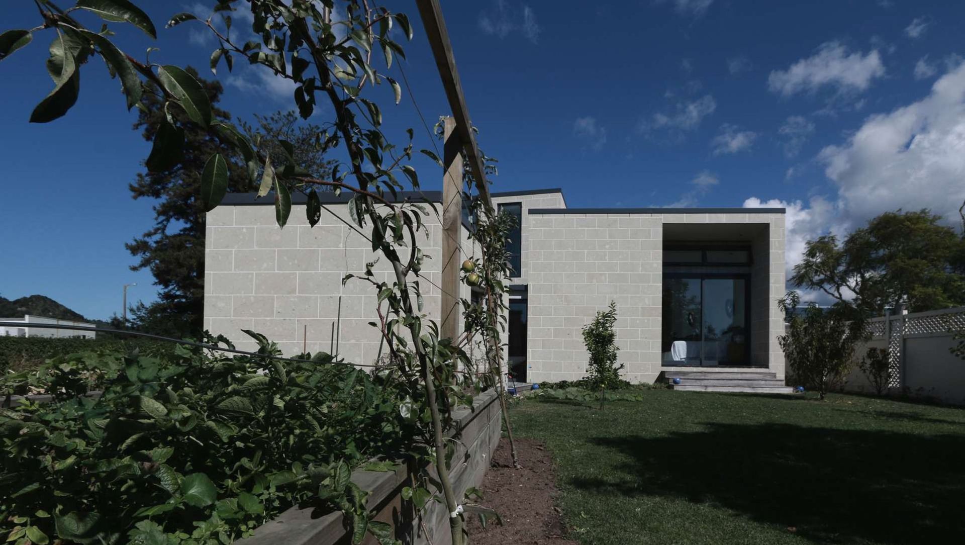 White Lagoon House banner