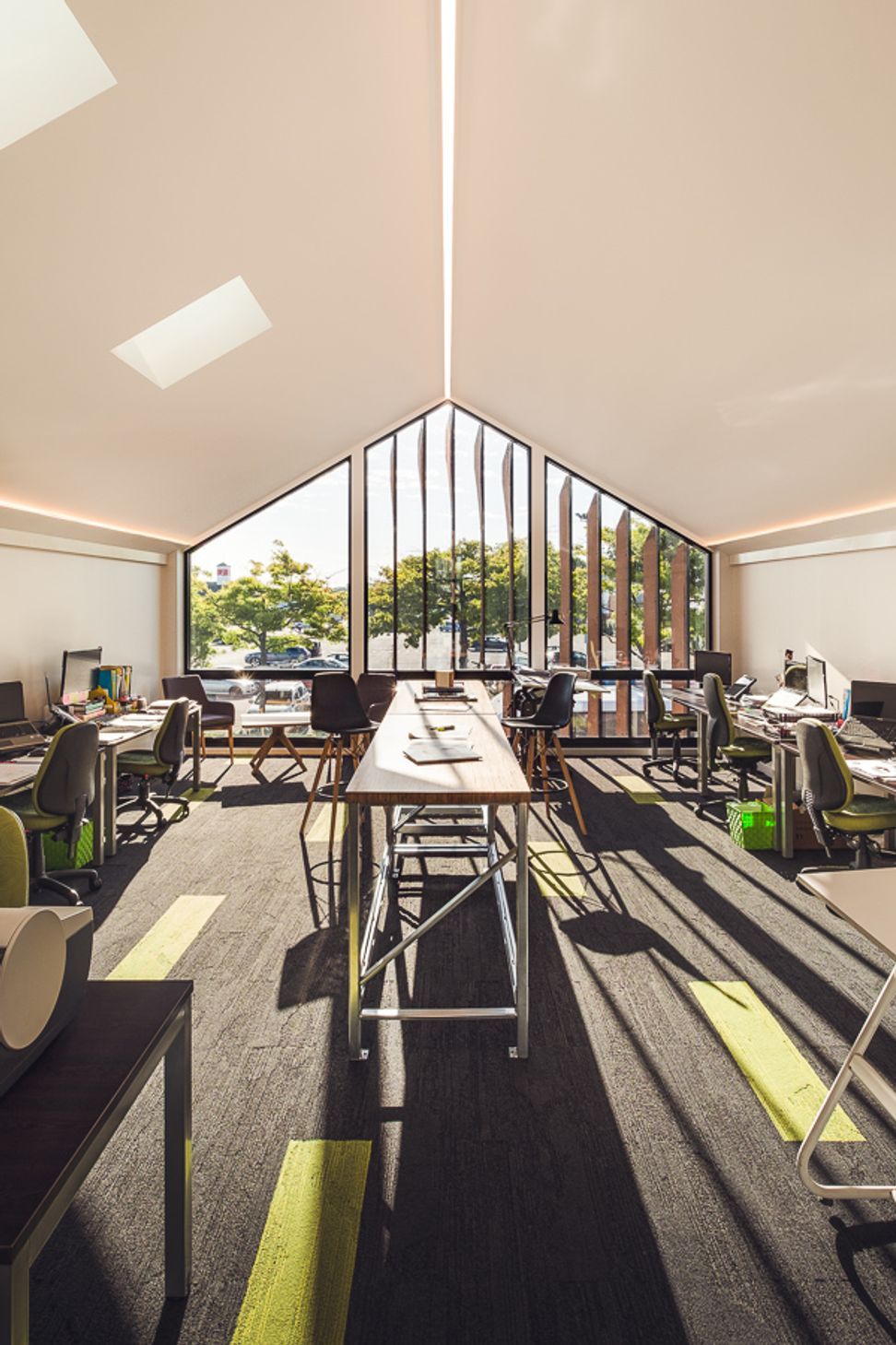 Natural and efficient lighting - Solarchitect office