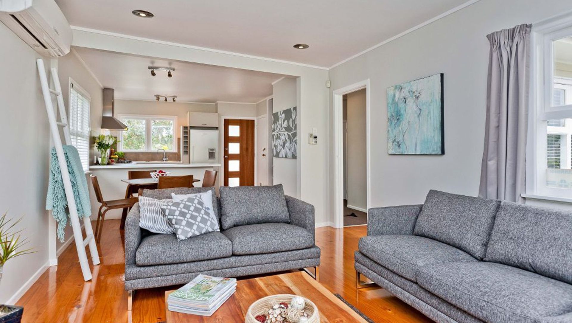 Saffron Street, Birkdale banner